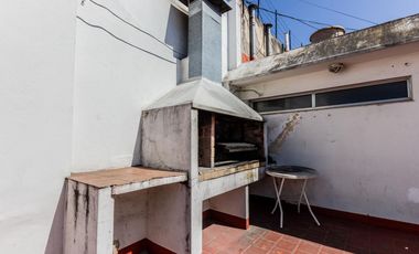 Casa multifamiliar en venta de 6 ambientes con Patio, Terraza y Quincho con parrilla