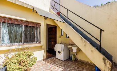 Casa multifamiliar en venta de 6 ambientes con Patio, Terraza y Quincho con parrilla