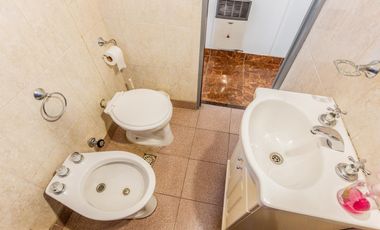 Casa multifamiliar en venta de 6 ambientes con Patio, Terraza y Quincho con parrilla