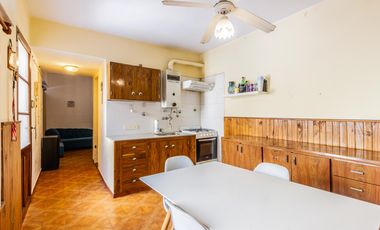 Casa multifamiliar en venta de 6 ambientes con Patio, Terraza y Quincho con parrilla