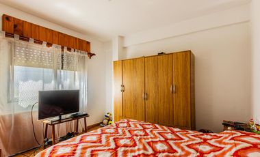 Casa multifamiliar en venta de 6 ambientes con Patio, Terraza y Quincho con parrilla