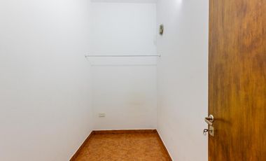 Casa multifamiliar en venta de 6 ambientes con Patio, Terraza y Quincho con parrilla