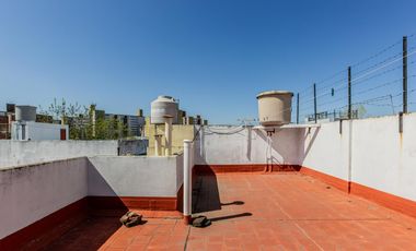 Casa multifamiliar en venta de 6 ambientes con Patio, Terraza y Quincho con parrilla