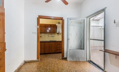 Casa multifamiliar en venta de 6 ambientes con Patio, Terraza y Quincho con parrilla