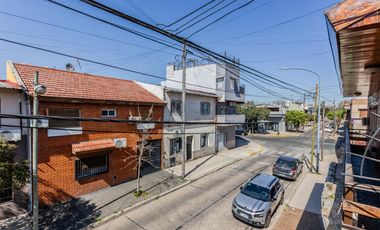 Casa multifamiliar en venta de 6 ambientes con Patio, Terraza y Quincho con parrilla
