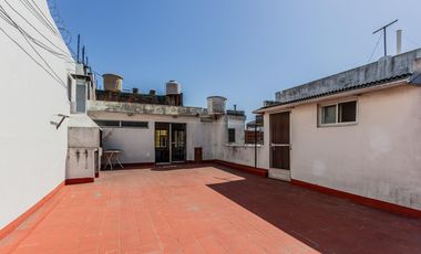 Casa multifamiliar en venta de 6 ambientes con Patio, Terraza y Quincho con parrilla