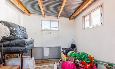 Casa multifamiliar en venta de 6 ambientes con Patio, Terraza y Quincho con parrilla