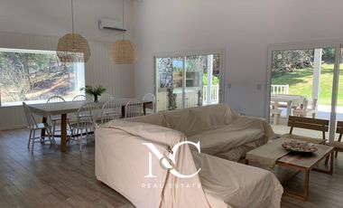 Casa en venta Costa Esmeralda con fondo libre