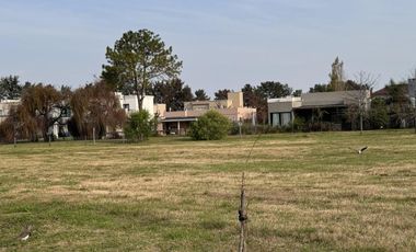 VENTA LOTE CENTRAL EN ALTOS DE CAMPO GRANDE