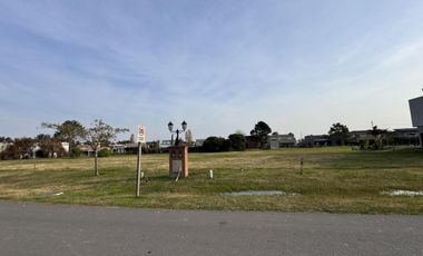 VENTA LOTE CENTRAL EN ALTOS DE CAMPO GRANDE