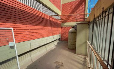 VENDO LOCAL/OFICINA A LA CALLE - IMPECABLE ESTADO - PATIO - ZONA PUNTA IGLESIA