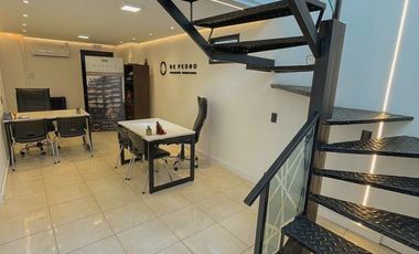 VENDO LOCAL/OFICINA A LA CALLE - IMPECABLE ESTADO - PATIO - ZONA PUNTA IGLESIA