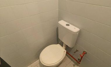 VENDO LOCAL/OFICINA A LA CALLE - IMPECABLE ESTADO - PATIO - ZONA PUNTA IGLESIA