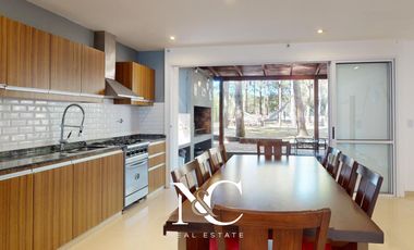 Casa en venta en Costa Esmeralda fondo cancha golf