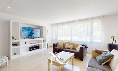 Casa en venta en Costa Esmeralda fondo cancha golf