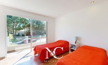 Casa en venta en Costa Esmeralda fondo cancha golf