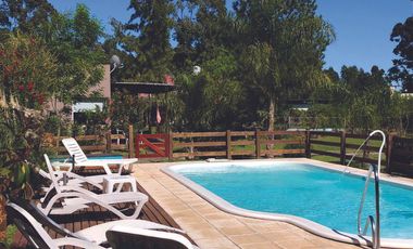 COMPLEJO CON PISCINA Y 7 CABAÑAS