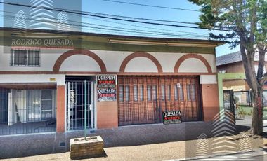 Local con espacio aéreo y plano aprobado para 4 unidades!!!