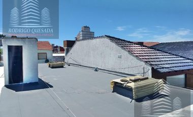 Local con espacio aéreo y plano aprobado para 4 unidades!!!