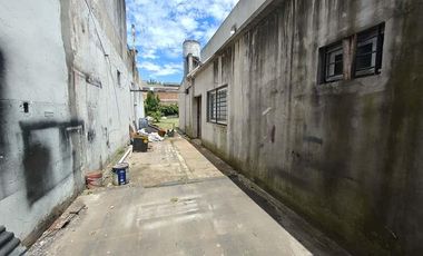 CASA 3 AMBIENTES VENTA EN URIARTE 674 (BANFIELD)