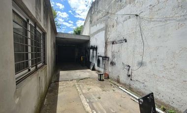 CASA 3 AMBIENTES VENTA EN URIARTE 674 (BANFIELD)