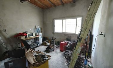 CASA 3 AMBIENTES VENTA EN URIARTE 674 (BANFIELD)