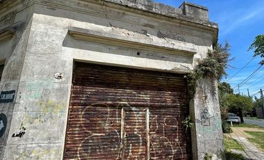 Local en  venta a reciclar con baño - Sarandí