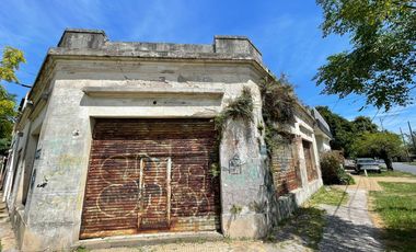 Local en  venta a reciclar con baño - Sarandí