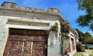 Local en  venta a reciclar con baño - Sarandí