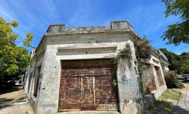 Local en  venta a reciclar con baño - Sarandí