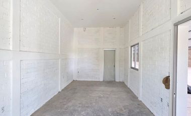 Nueva y amplia bodega en renta en excelente zona comercial de la ciudad de Colim