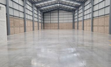 Nueva y amplia bodega en renta en excelente zona comercial de la ciudad de Colim