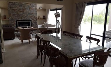 AREA 60-LA VICTORIA POLO COUNTRY CLUB-EXCELENTE CASA ESTRENAR