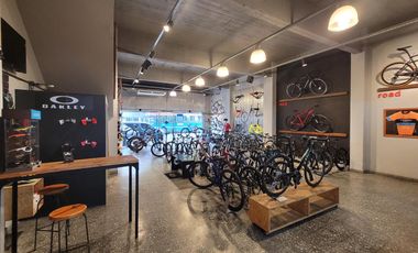 oportunidad de inversión! Este local de 416m2 - Morón