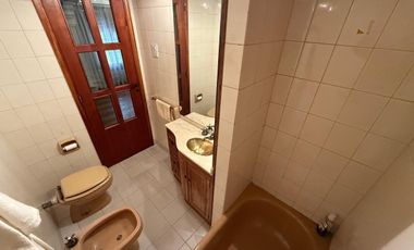 Venta - Casa 3 dormitorios con cochera doble