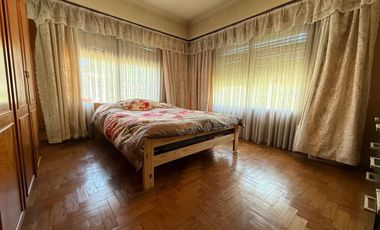 Venta - Casa 3 dormitorios con cochera doble