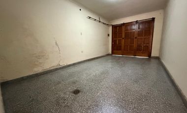 Venta - Casa 3 dormitorios con cochera doble