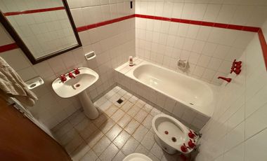 Venta - Casa 3 dormitorios con cochera doble