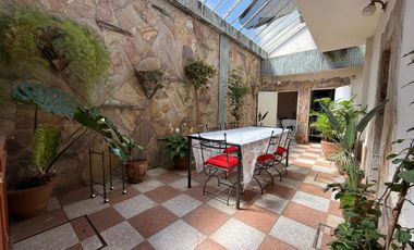 Venta - Casa 3 dormitorios con cochera doble