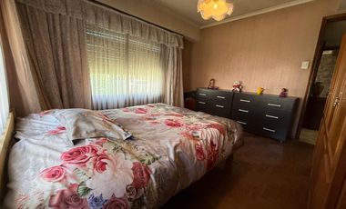 Venta - Casa 3 dormitorios con cochera doble