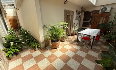 Venta - Casa 3 dormitorios con cochera doble