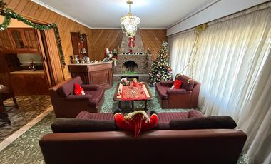 Venta - Casa 3 dormitorios con cochera doble