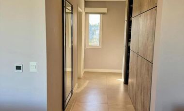 Casa en venta - 4 Dormitorios 4 Baños - Pilar