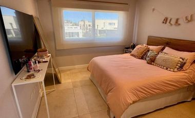 Casa en venta - 4 Dormitorios 4 Baños - Pilar