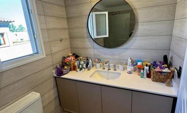 Casa en venta - 4 Dormitorios 4 Baños - Pilar