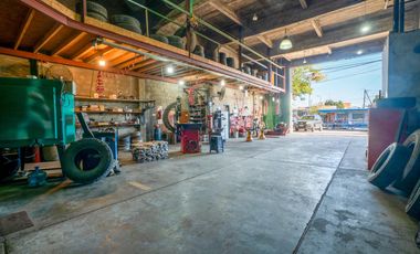 Galpón de 300m2 con dos departamentos de 65m2 c/u en Rotonda de Bajo Boulogne