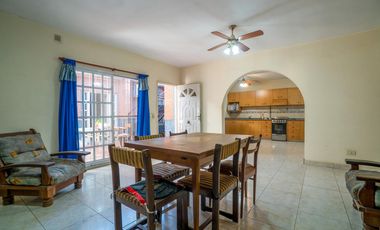 Galpón de 300m2 con dos departamentos de 65m2 c/u en Rotonda de Bajo Boulogne