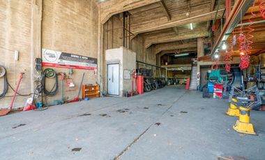 Galpón de 300m2 con dos departamentos de 65m2 c/u en Rotonda de Bajo Boulogne