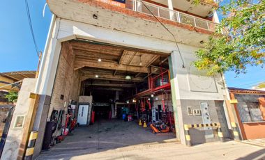 Galpón de 300m2 con dos departamentos de 65m2 c/u en Rotonda de Bajo Boulogne