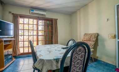 Galpón de 300m2 con dos departamentos de 65m2 c/u en Rotonda de Bajo Boulogne